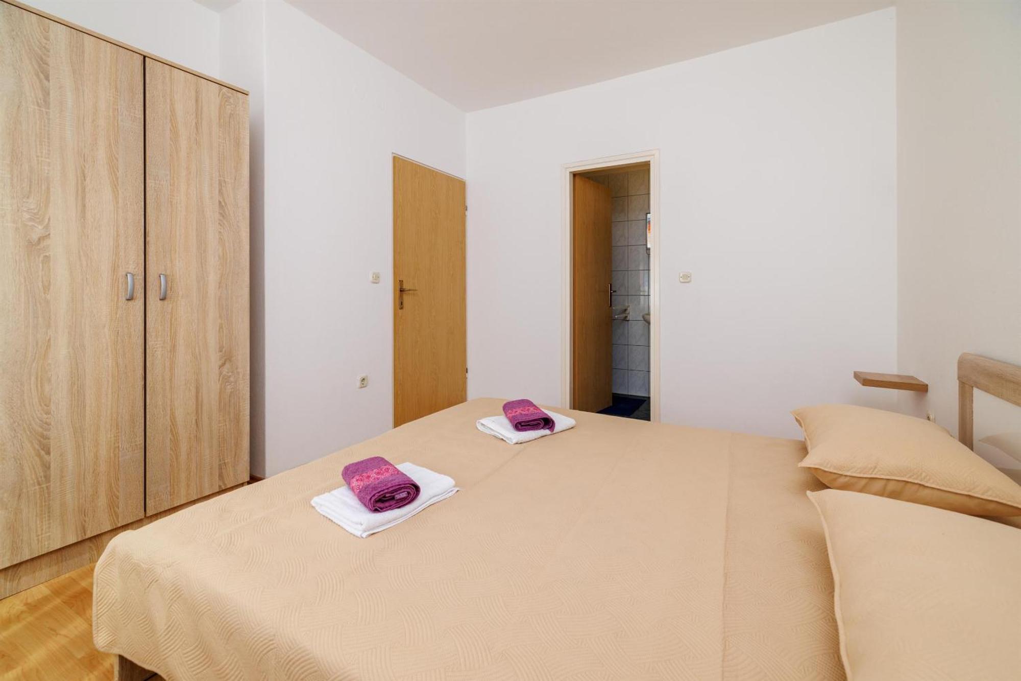 Rooms Mande Banjol Luaran gambar