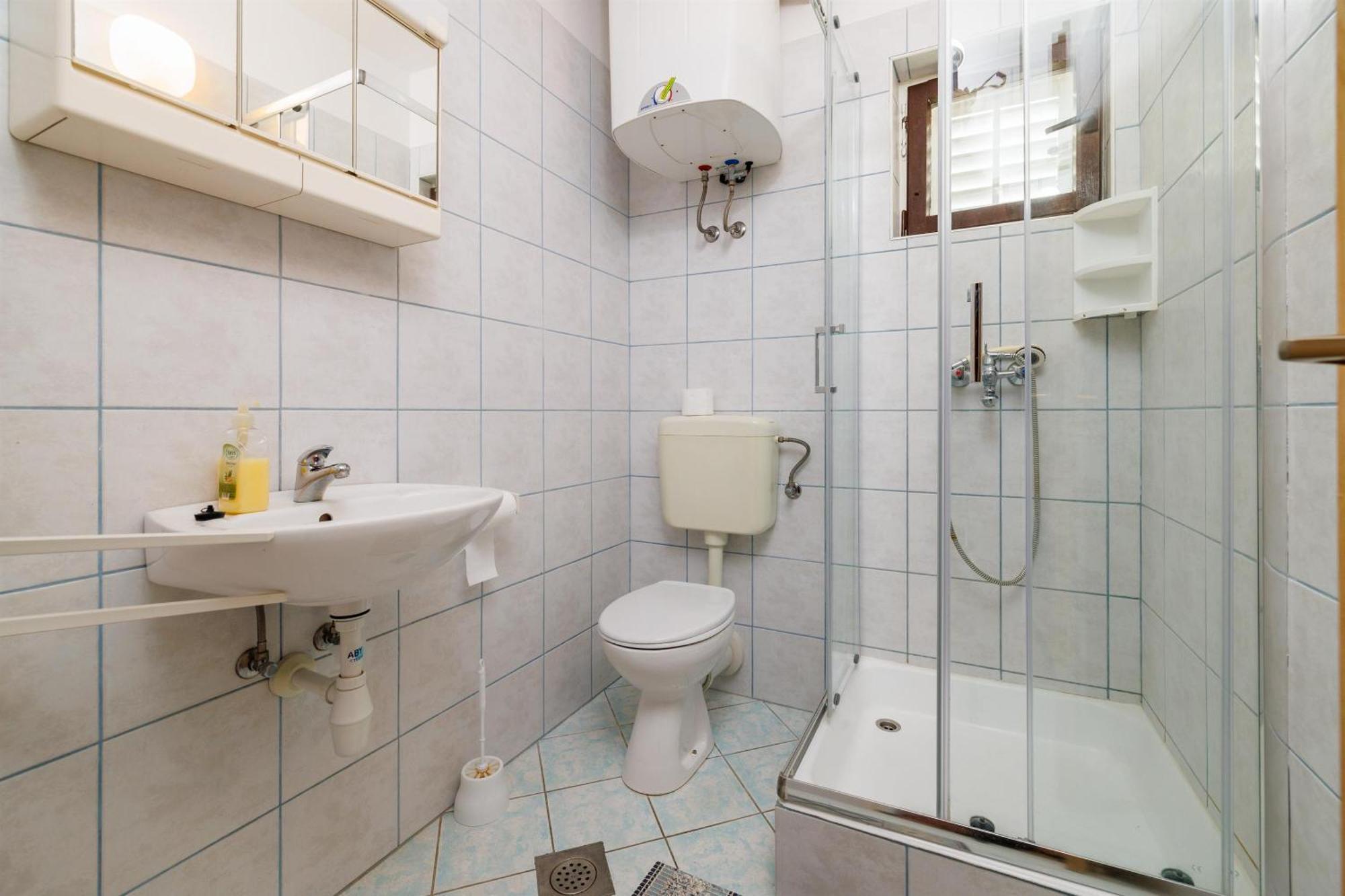 Rooms Mande Banjol Luaran gambar