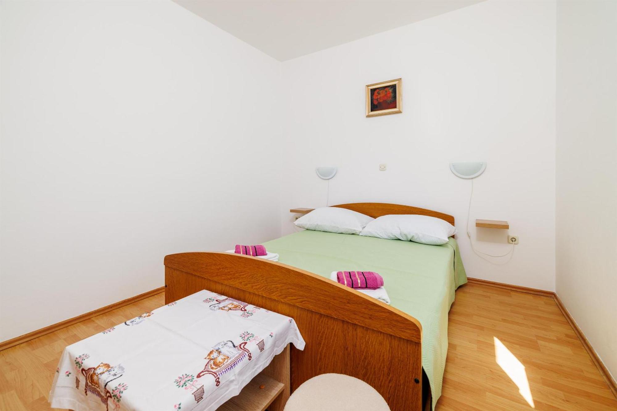 Rooms Mande Banjol Luaran gambar