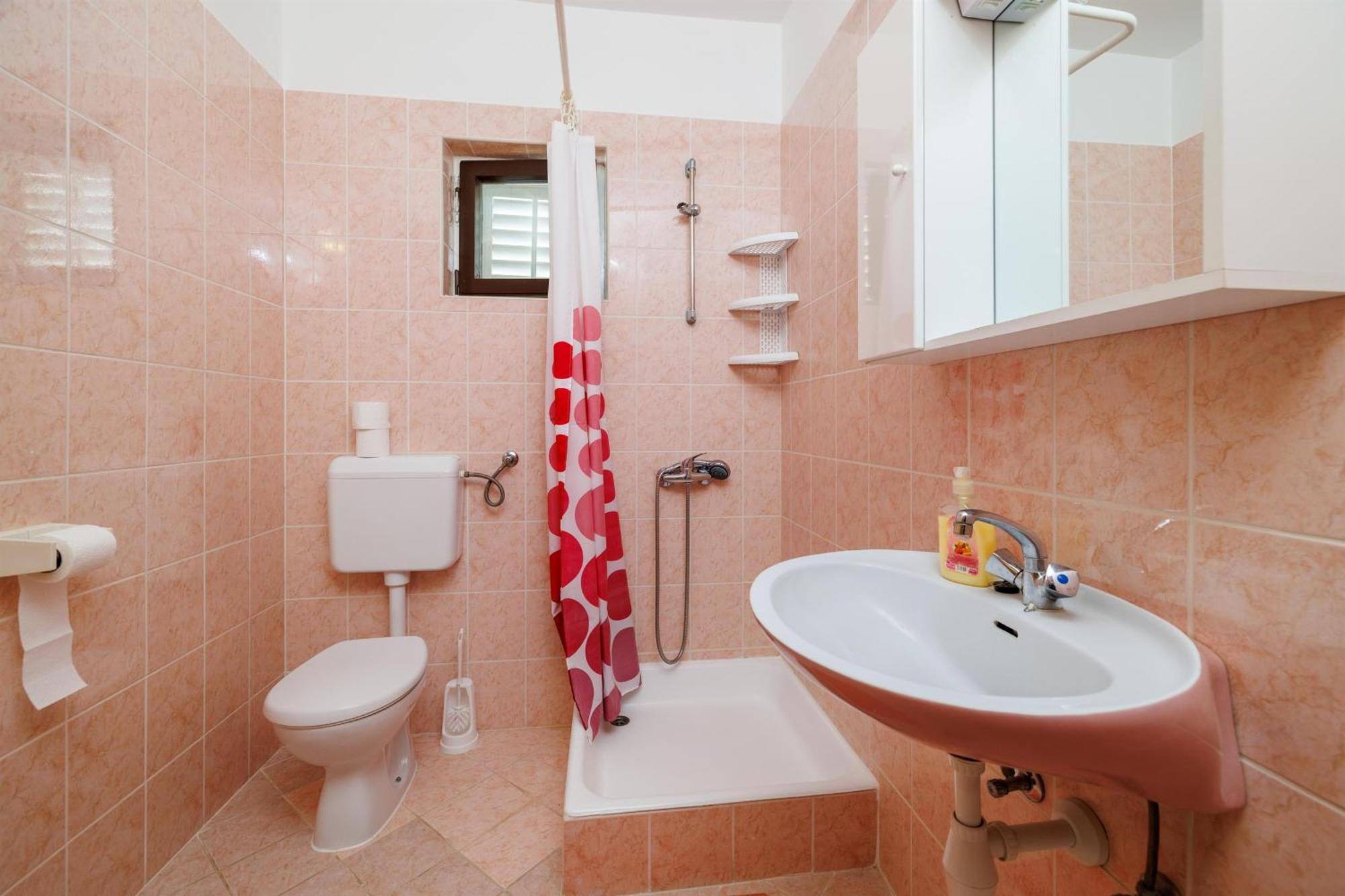 Rooms Mande Banjol Luaran gambar
